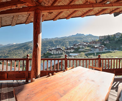 Vue de la terrasse du chalet Mont-Blanc à Montchavin